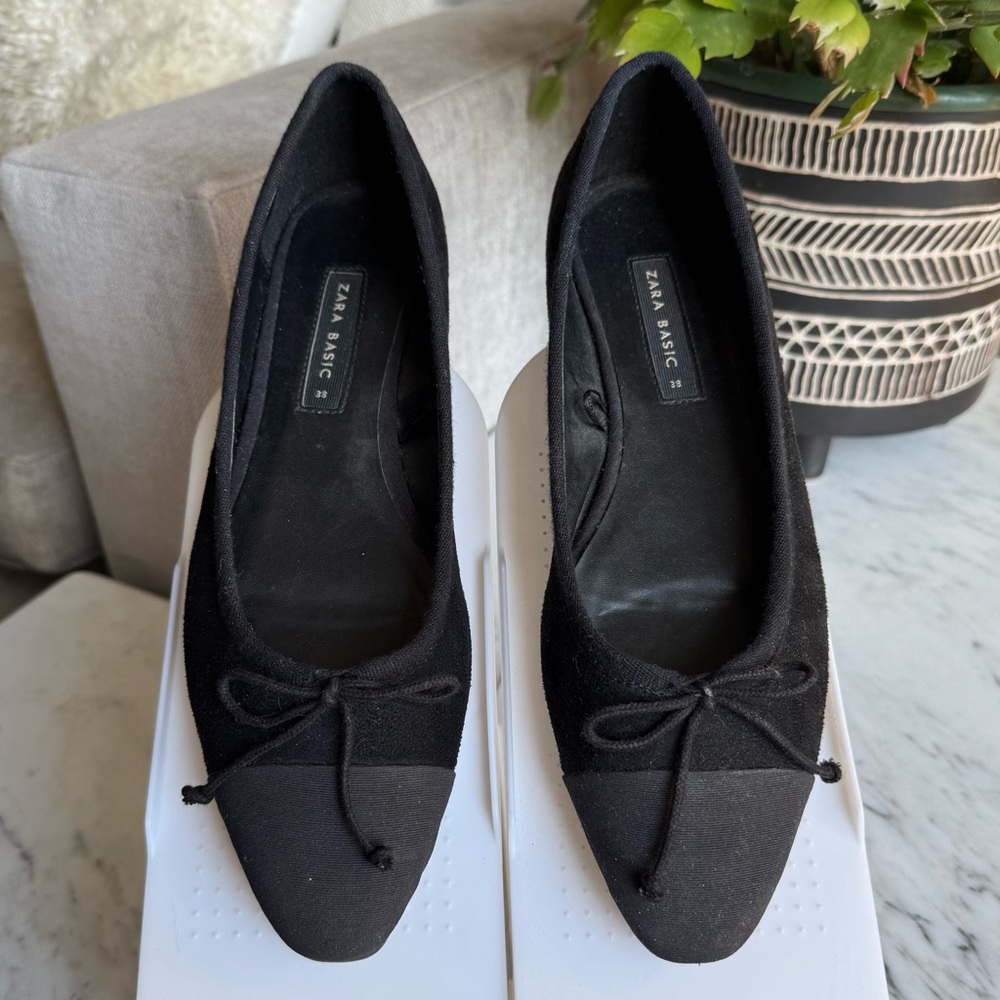 ZARA Black Ballet Flats Women’s Size 38 (US 7.5) – Bow Cap Toe, Classic Flats